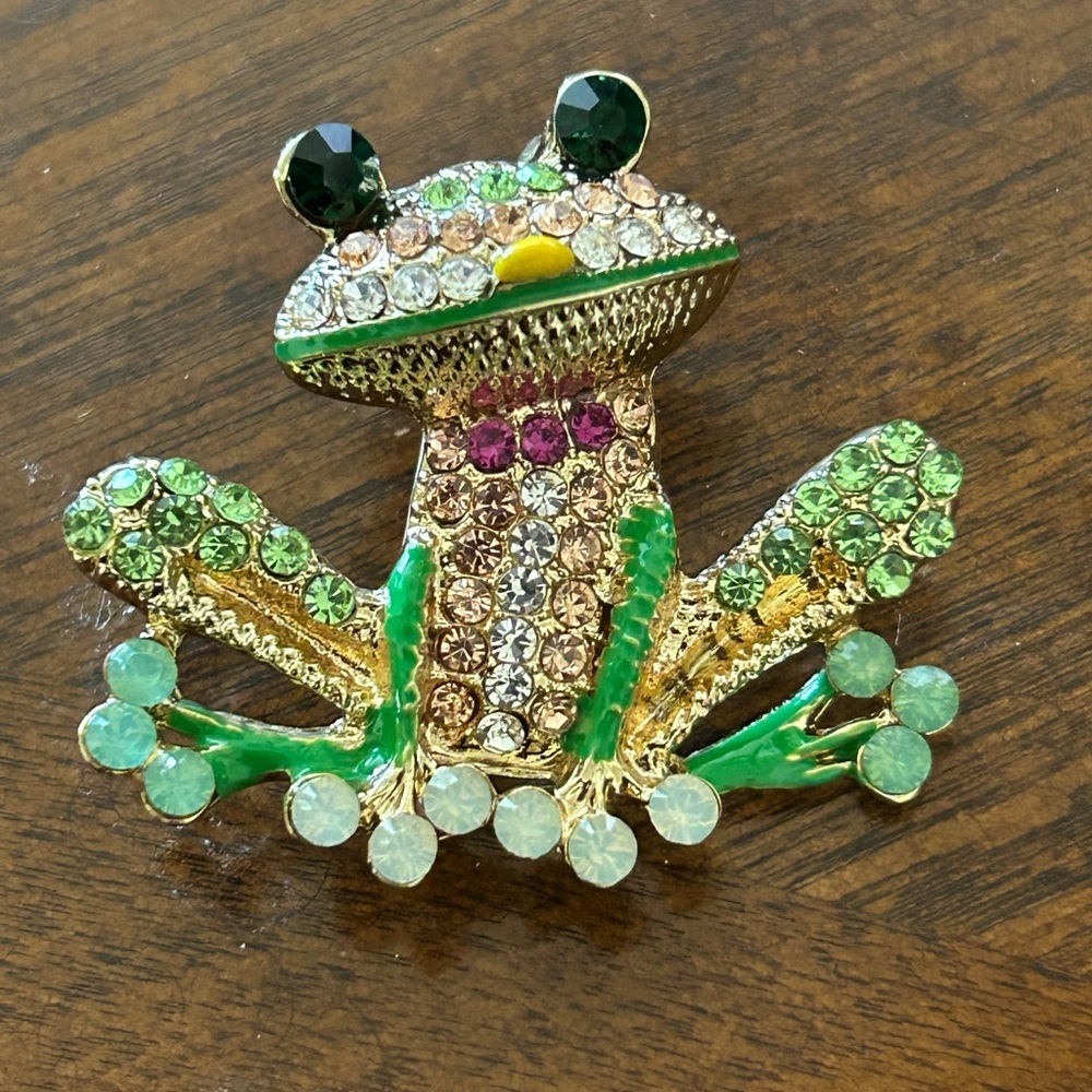 Green and Gold Frog Brooch